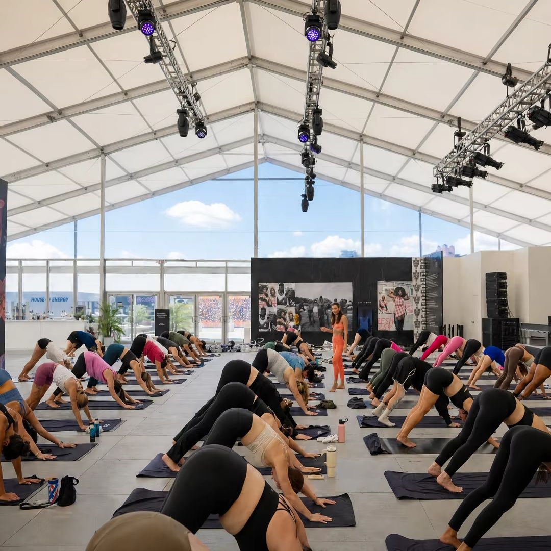 เต็นท์อะเทรียมอะลูมิเนียมสีขาว - Yoga Fitness Retreat บทวิจารณ์และราคา